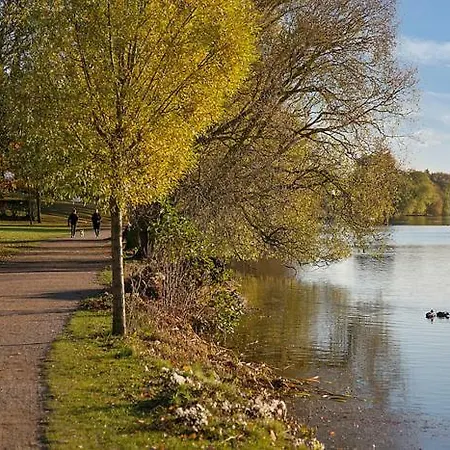 I I 2 Plan, Ved S-tog Og Busser Lejlighed