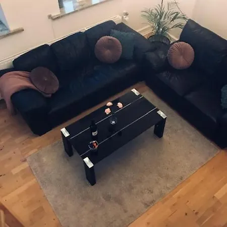 Apartment I I 2 Plan, Ved S-tog Og Busser *
