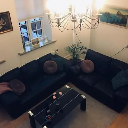 Apartment I I 2 Plan, Ved S-tog Og Busser