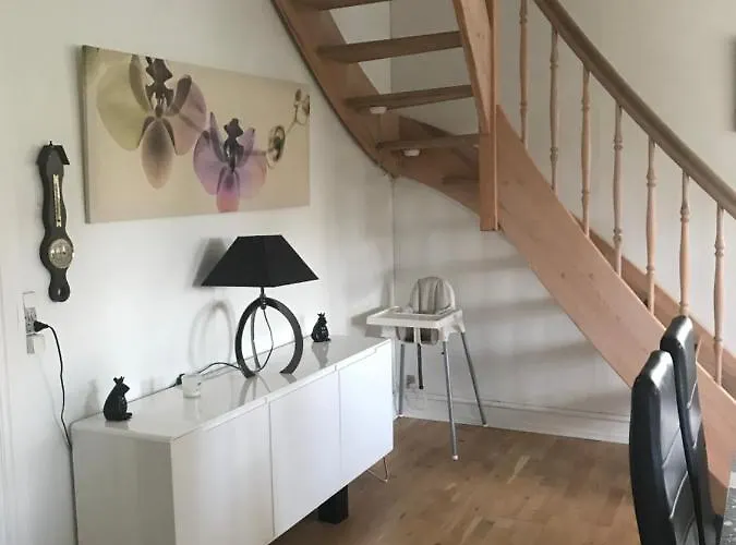 I I 2 Plan, Ved S-tog Og Busser Lägenhet