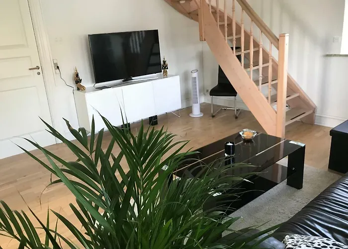 Lägenhet I I 2 Plan, Ved S-tog Og Busser