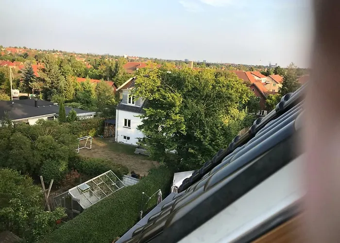 I I 2 Plan, Ved S-tog Og Busser Lägenhet Gentofte