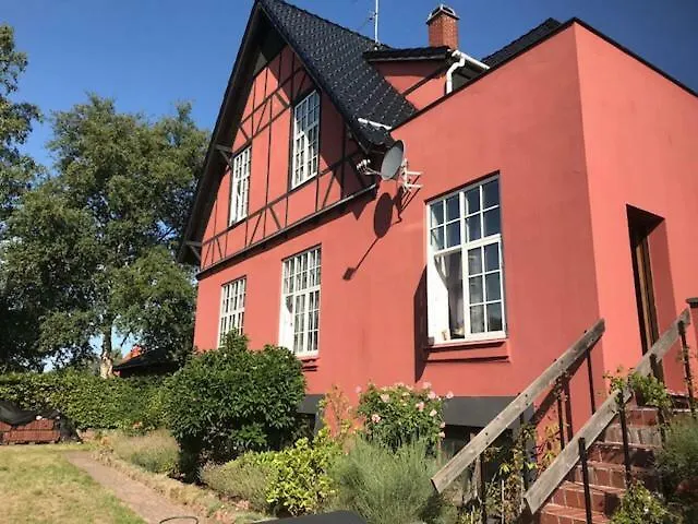 I I 2 Plan, Ved S-tog Og Busser Lägenhet *