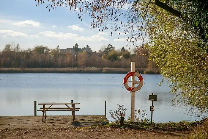 Lägenhet I I 2 Plan, Ved S-tog Og Busser *