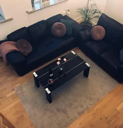 Lägenhet I I 2 Plan, Ved S-tog Og Busser *