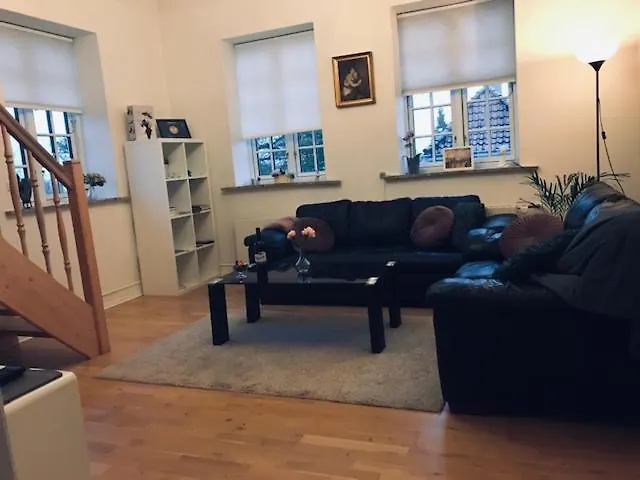 Lägenhet I I 2 Plan, Ved S-tog Og Busser Gentofte